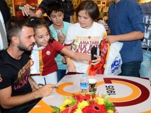 Emre Çolak Ve Lıonel Carole Taraftarlarla Buluştu