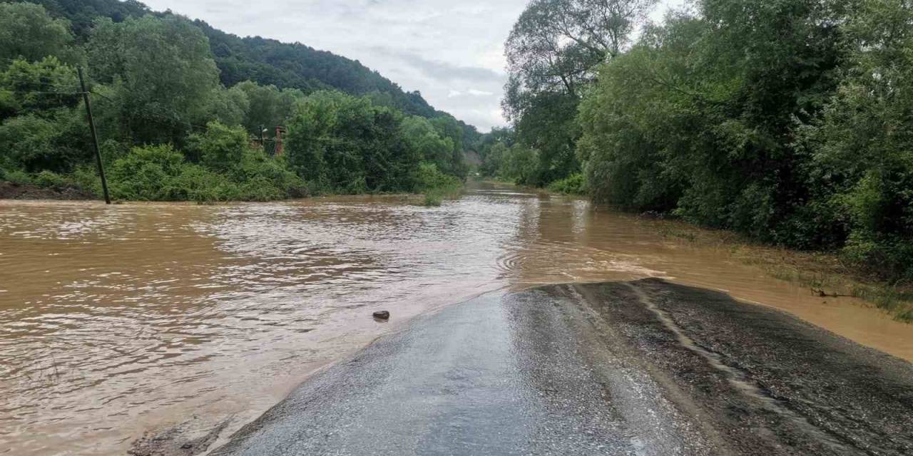 Filyos Yolu Sular Altında Kaldı