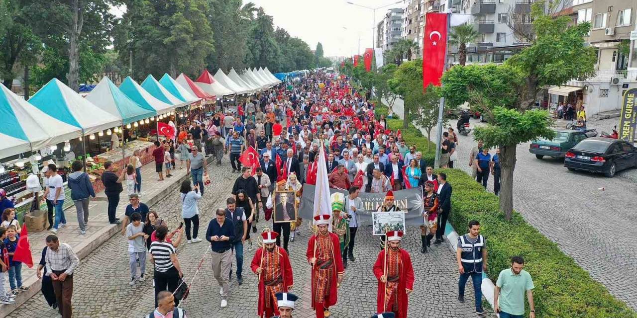 Bergama Festivaline Hadise Damgası