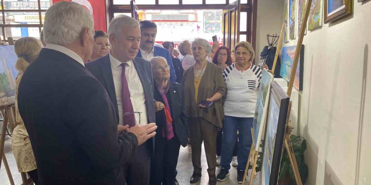Ressamlar Sergi Açtı