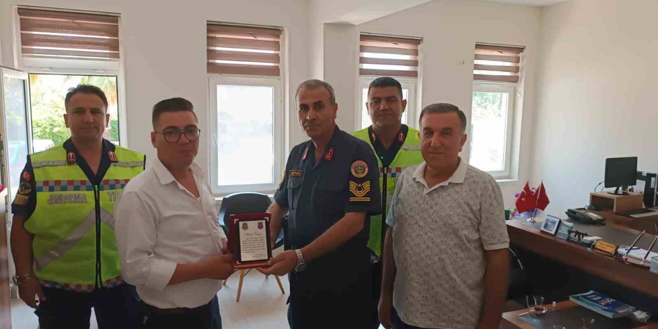 Jandarmanın Radarına Giren İyilik Hareketi Ödülsüz Kalmadı