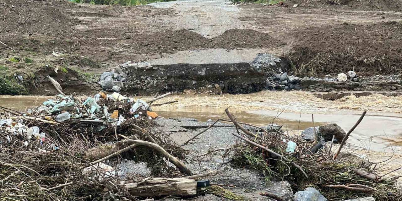 Düzce’de Sağanak Sebebiyle 2 Köprü Yıkıldı