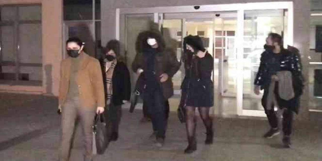 Askeri Yasak Bölgeye Giren Yunan Polis Ve Sevgilisi Beraat Etti