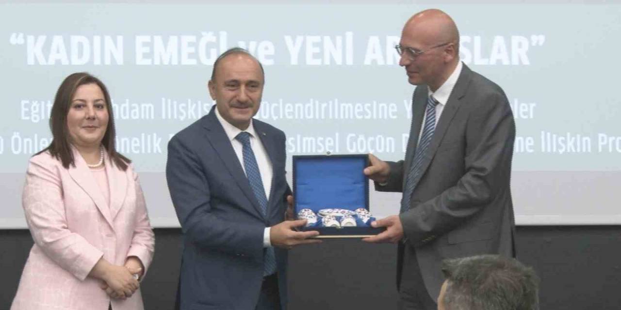 6’ncı Ulusal Gençlik Farkında Proje Yarışması Ödülleri Sahiplerini Buldu