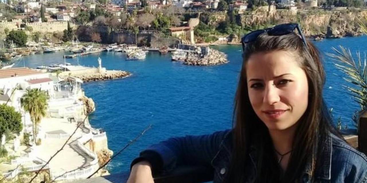 Eşi Tarafından Katledilen 3 Çocuk Annesi Son Yolculuğuna Uğurlandı
