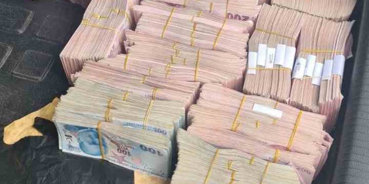 1 Milyon 600 Bin Lirayı Kaza Sürü Vererek Çaldırdıklarını Söylediler