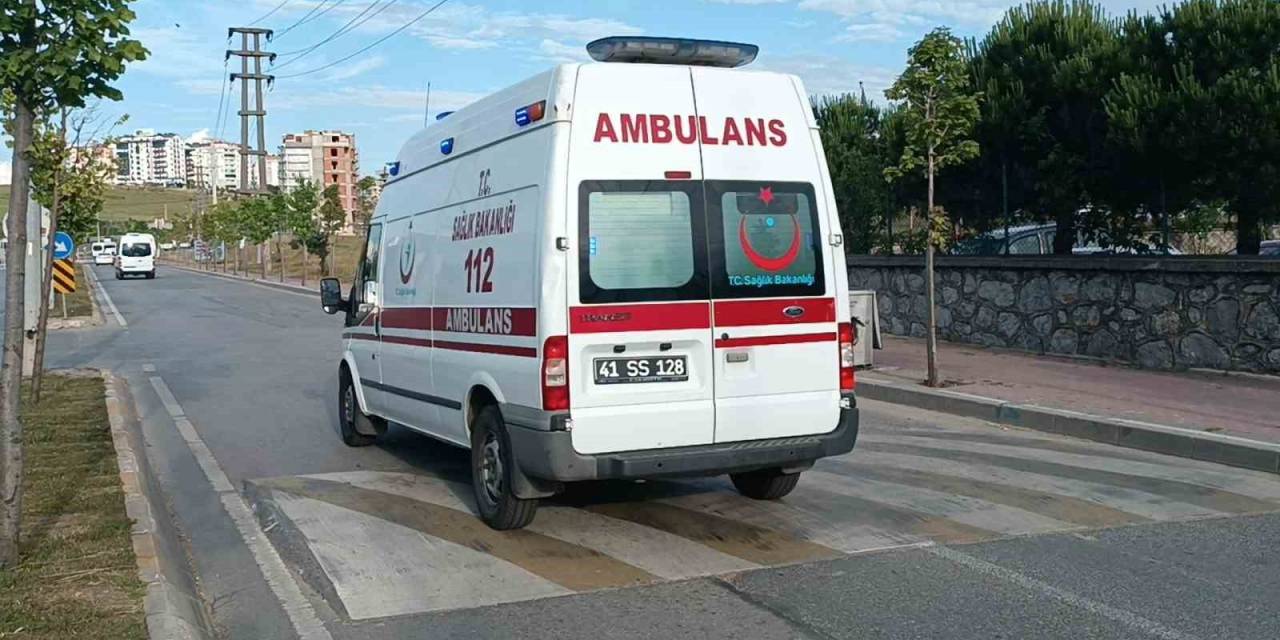Motosiklette Dengesini Kaybedip Düştü