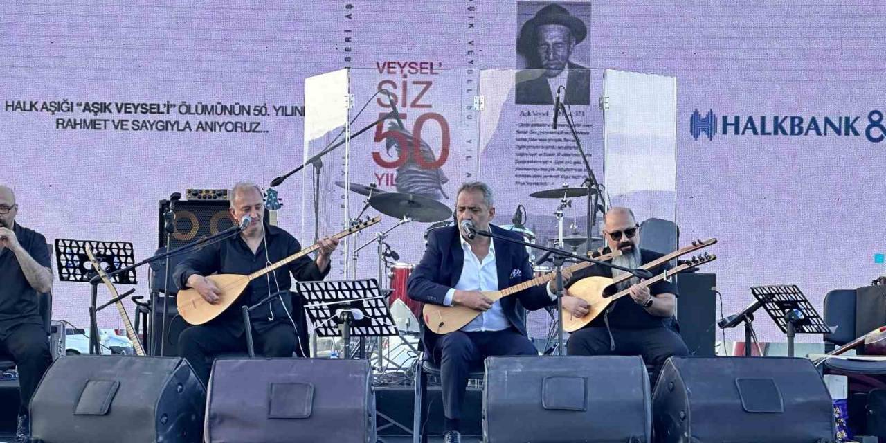 Yavuz Bingöl ‘aşık Veysel’siz 50 Yıl’ Turnesinde Depremzedelerle Buluştu