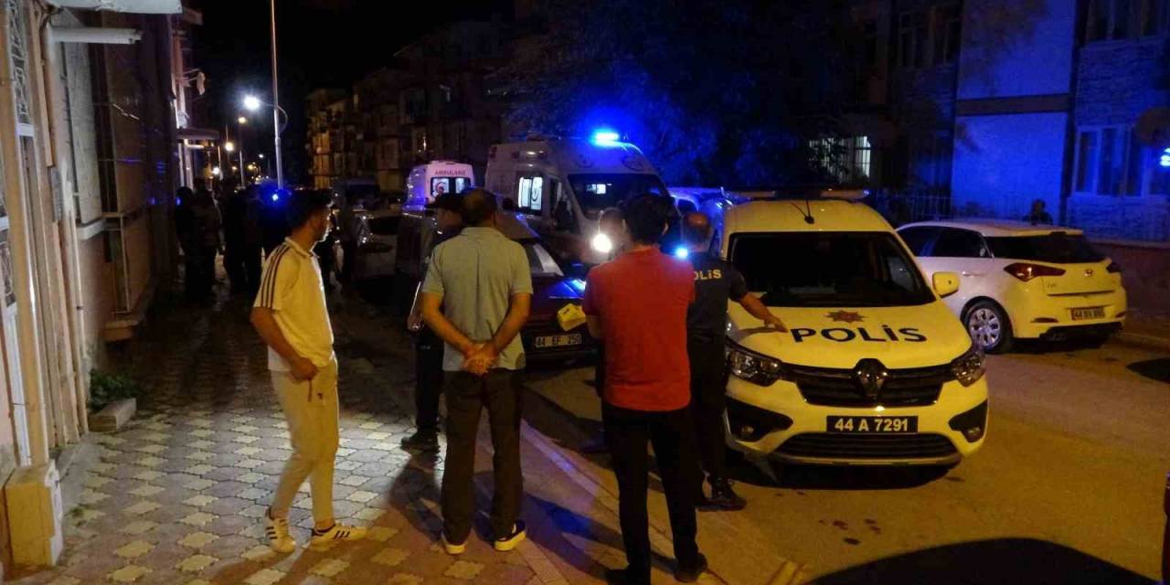 Arkadaş Kavgasında Kan Aktı: 2 Yaralı