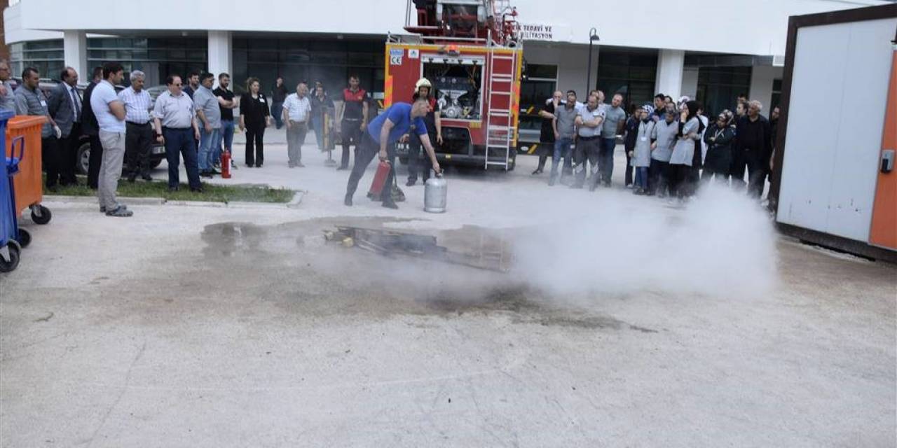 Bayburt Devlet Hastanesi’nde Yangın Tatbikatı Gerçekleştirildi