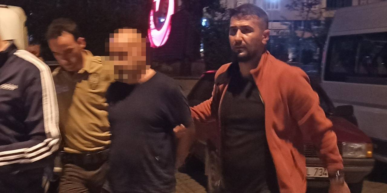 Kovalamaca Sonucu Yakalanan Şahsın Yere Attığı Poşetten Uyuşturucu Çıktı