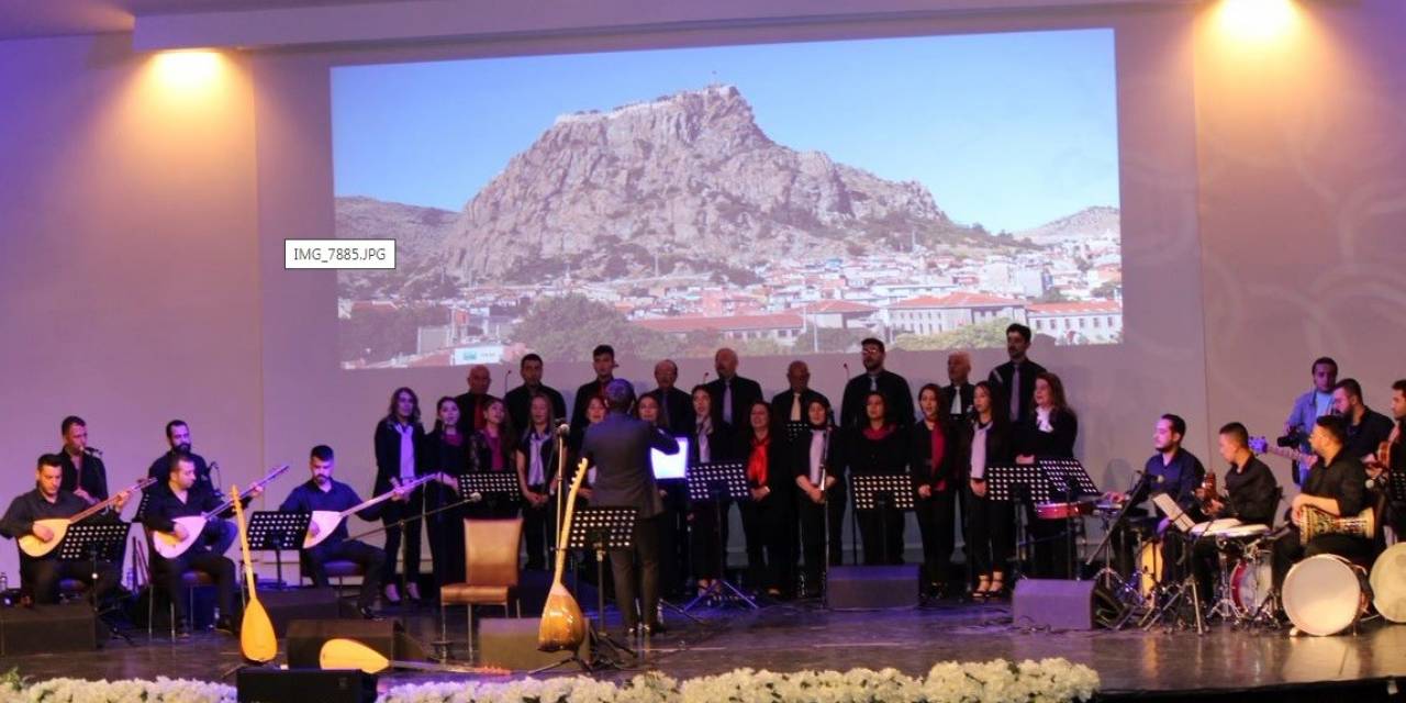 "rengahenk Anadolu Toprağın Sesi" Temalı Türk Halk Müziği Konseri