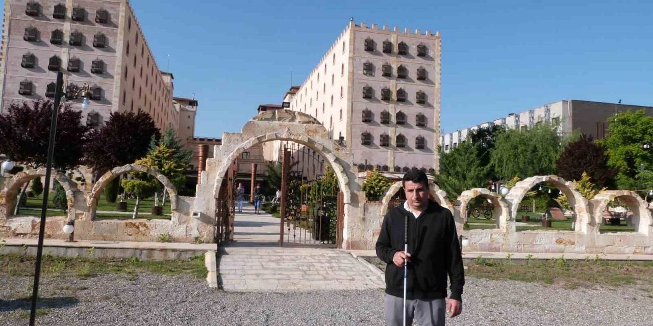Bayram Öncesi, Engelli Gözüyle Otellere Mercek