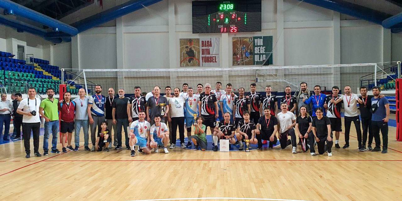 Kütahya’da Kurumlar Arası Voleybol Turnuvası