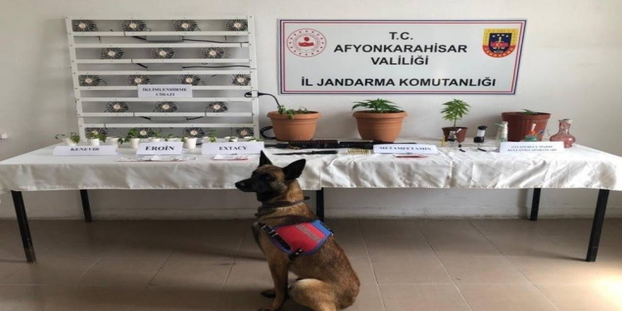 Jandarmadan Uyuşturucu Tacirlerine Geçit Yok