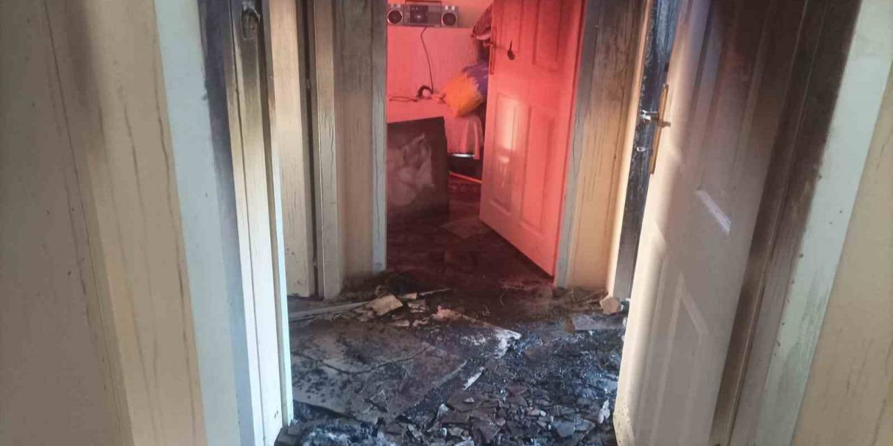 Prefabrik Ev Alev Alev Yandı