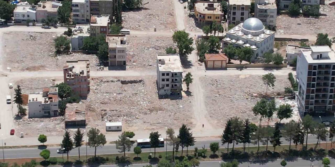 ‘yıkık Kent’ Adıyaman’da Binaların Yerleri Boş Kaldı