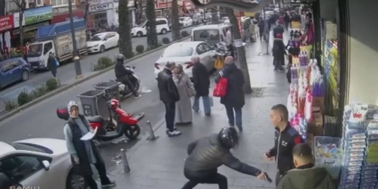 İstanbul’da Silahlı Saldırı Kamerada: Yanlış Adamı Vurmuş