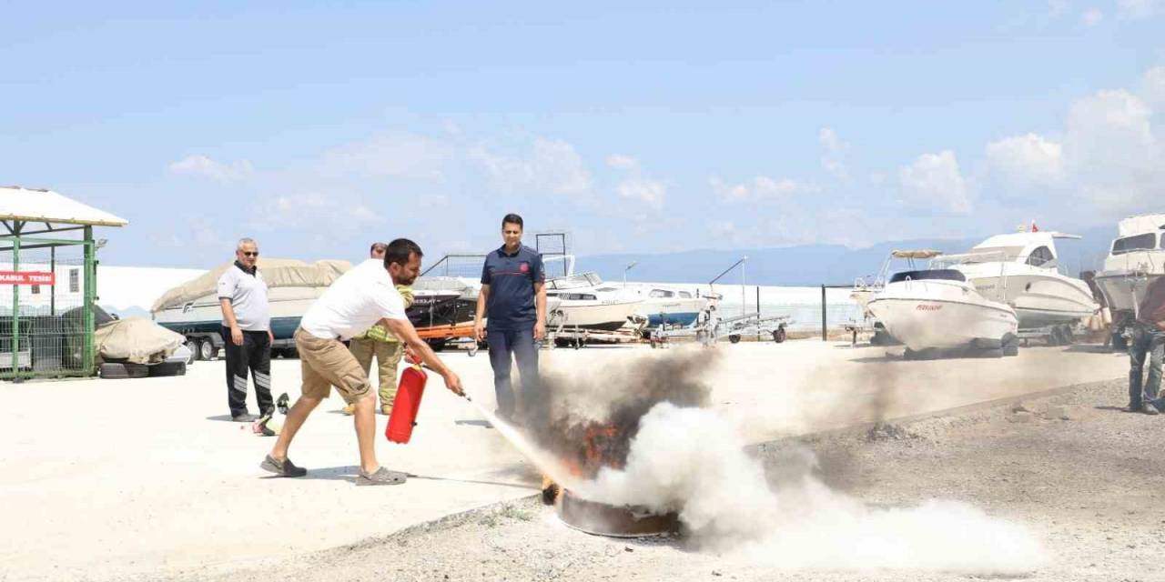 Burhaniye Marinada Yangın Tatbikatı