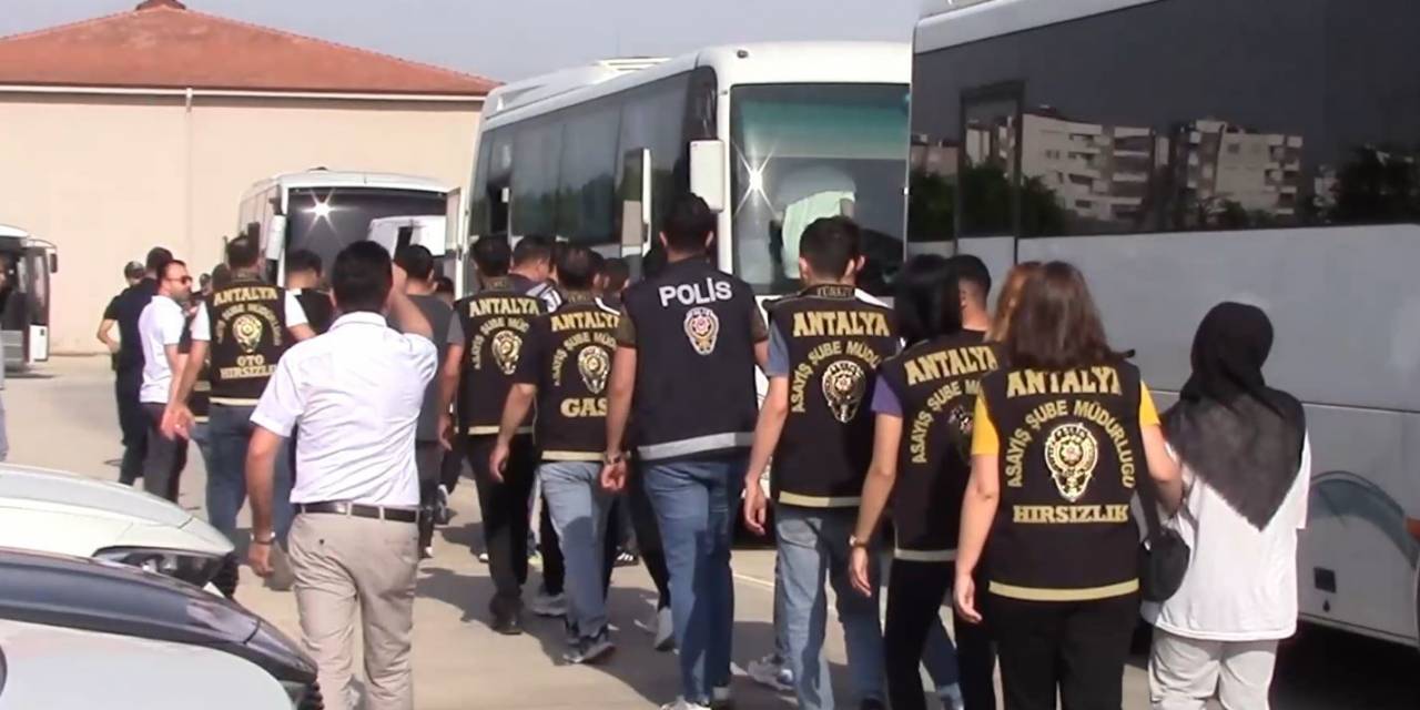 Antalya Merkezli 10 İlde 2 Milyon Tl’lik Sanal Arkadaşlık Sitesi Operasyonu
