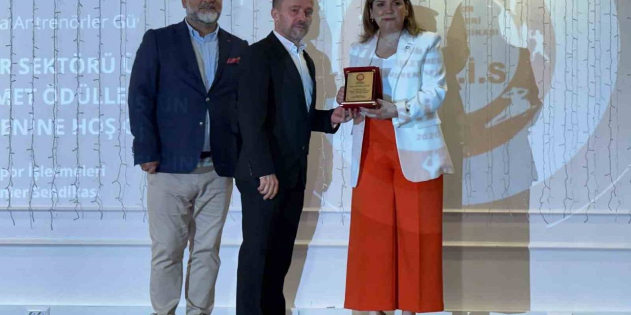 Dünya Antrenörler Günü Kutlandı