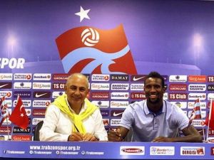 Trabzonspor Douglas Franco Teixeira İle 3 Yıllık Sözleşme İmzaladı.