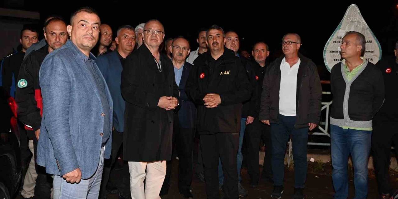 Su Baskını Yaşayan Akhisar’da Ekiplerin Çalışması Takdir Topladı