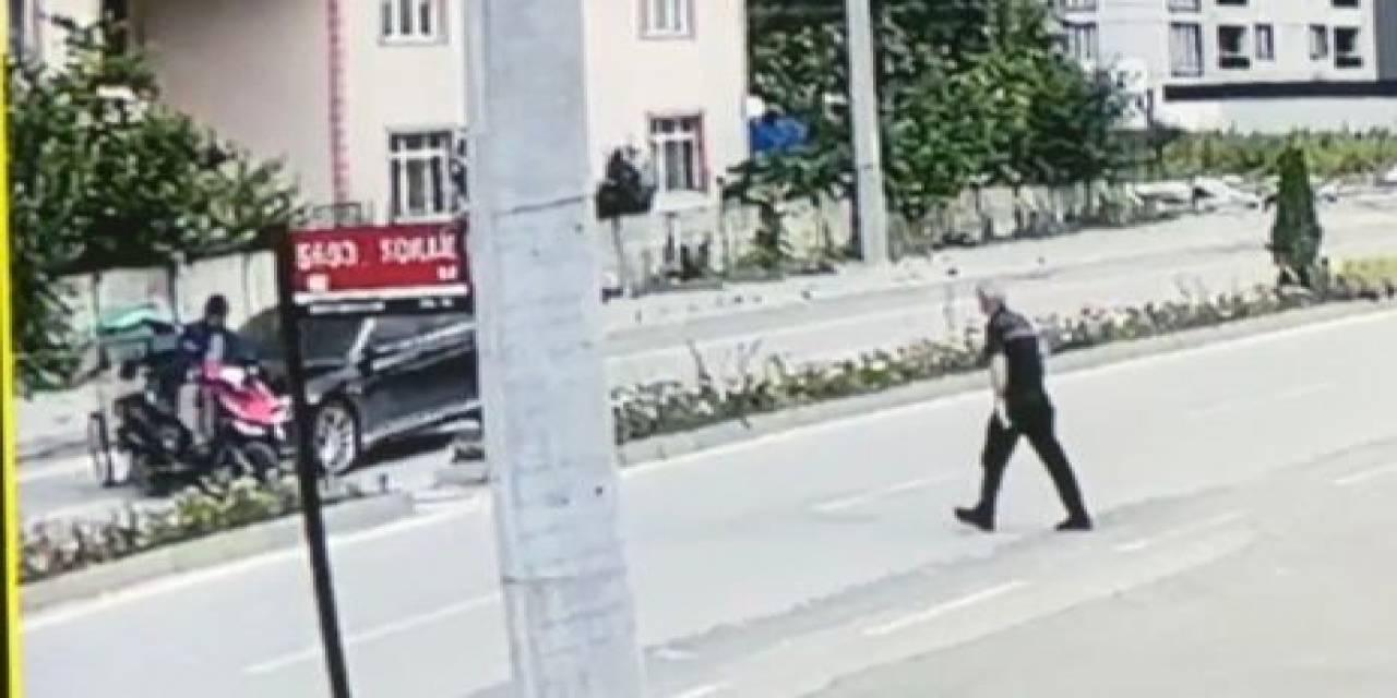 Otomobilin Çarptığı Elektrikli Bisikletin Sürücüsü Ağır Yaralandı