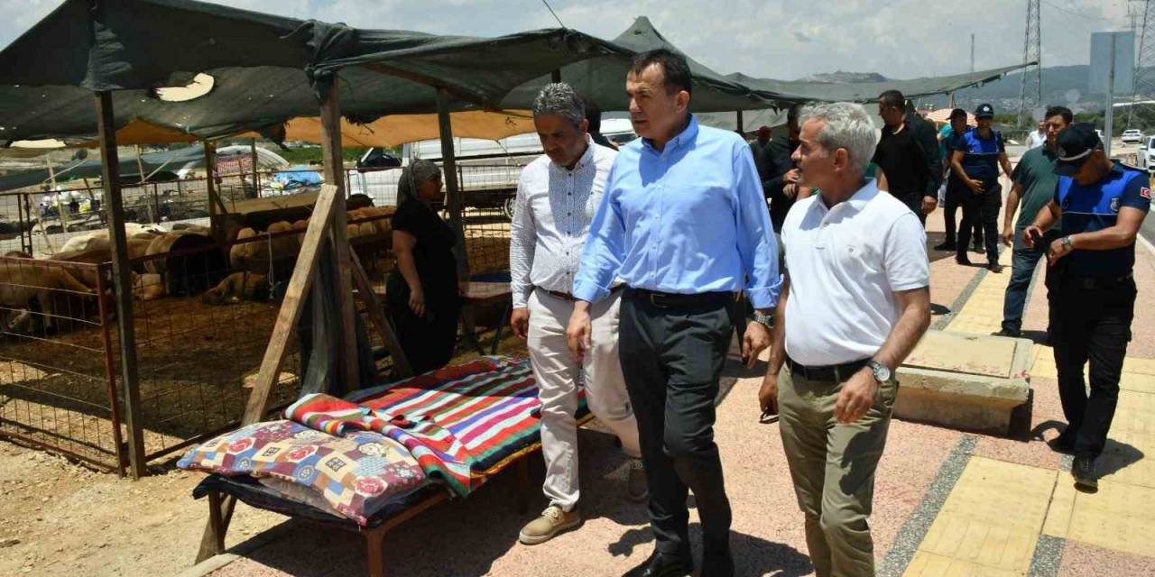 Başkan Özyiğit, Kurban Satış Alanını İnceledi