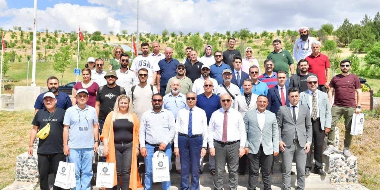 Turist Rehberleri Diyarbakır’ın Tarihi Yerlerini Gezdi