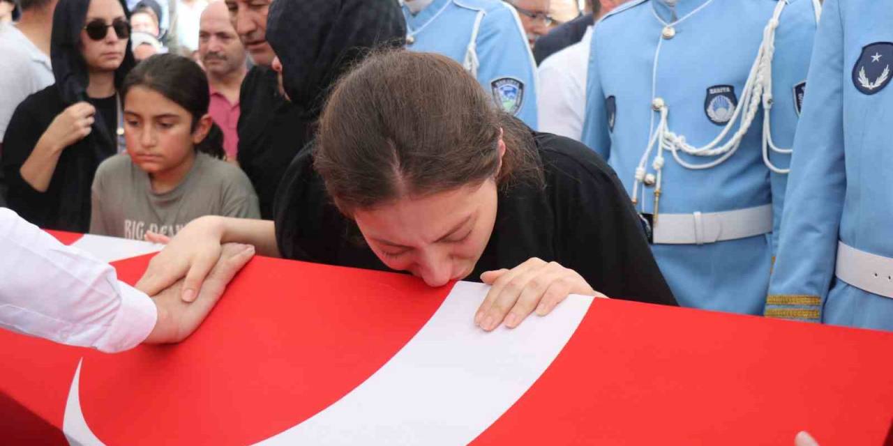 Hayatını Kaybeden Belediye Başkanının Töreninde Gözyaşları Sel Oldu