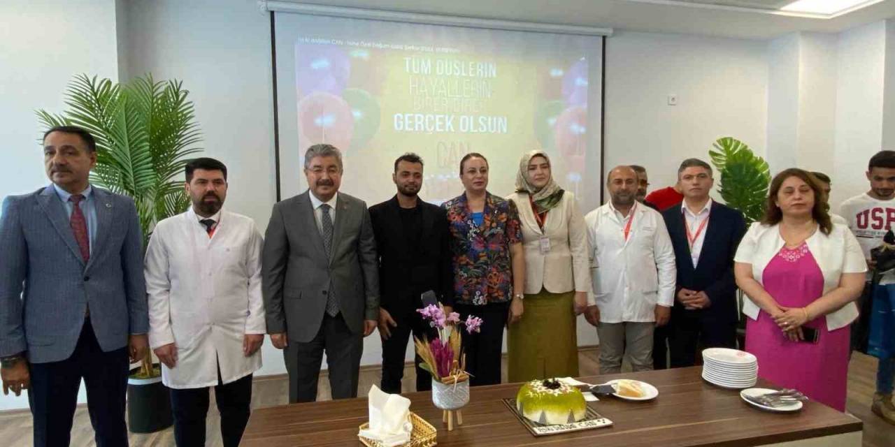 Depremde 13 Yakınını Kaybeden Sağlık Çalışanına Doğum Günü Sürprizi