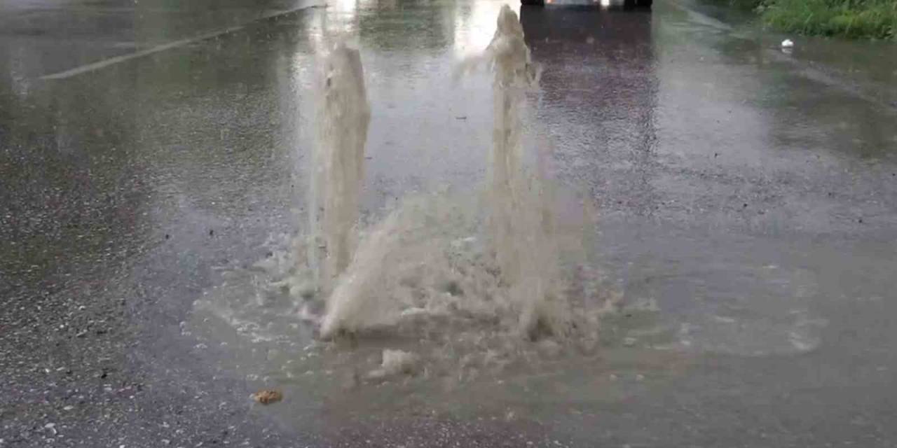 Aksaray’da Sel: Rögar Kapaklarından Su Fışkırdı, Tarım Arazileri Sular Altında Kaldı