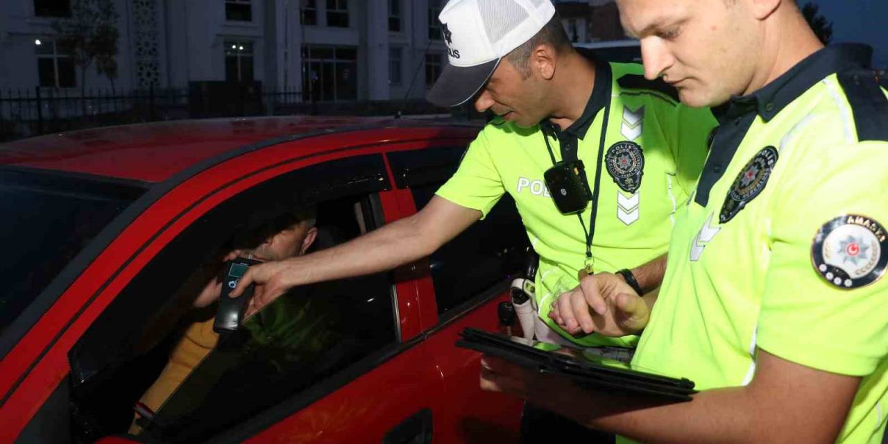 Taşova’da Polisten Trafik Denetimi
