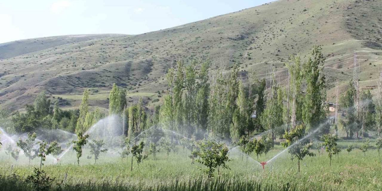 Gez Göledi Tarım Arazilerine Can Suyu Oluyor