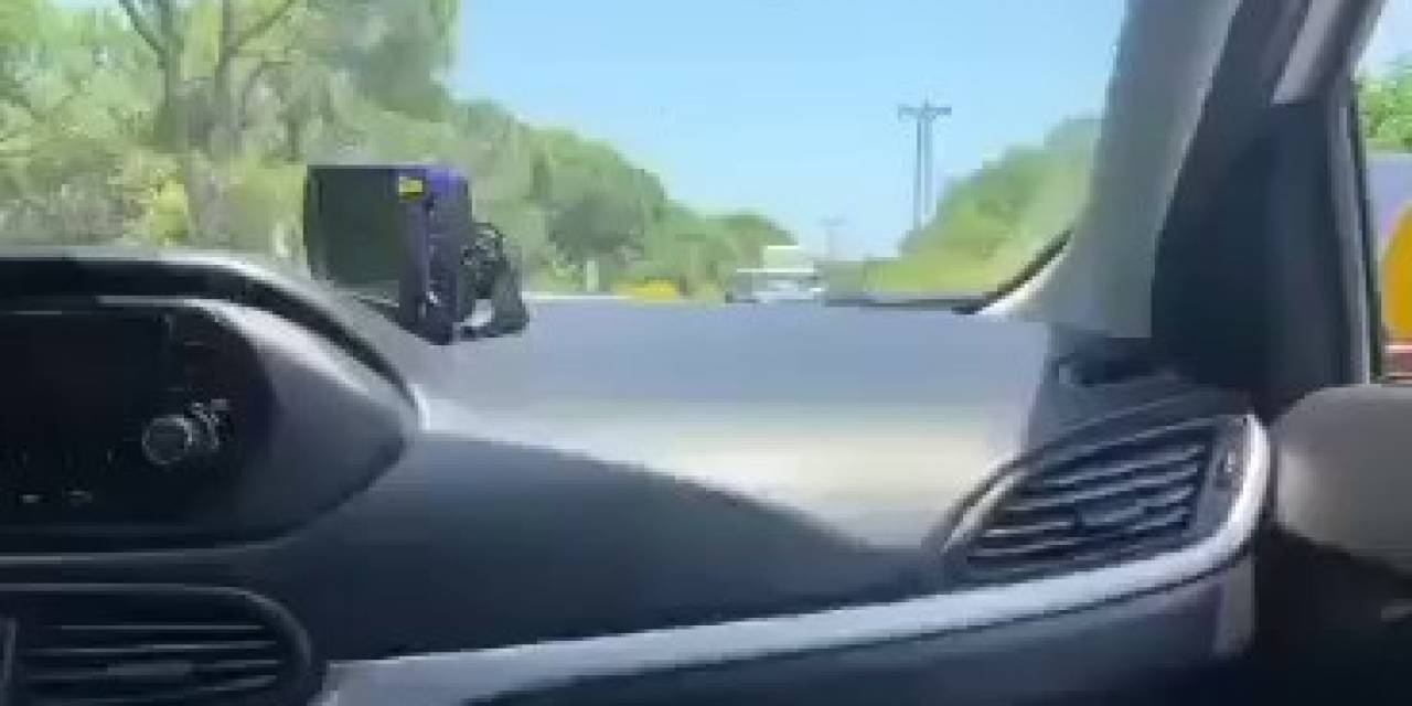 Arnavutköy’de Sollama Yapmak İçin Manevra Yapan Taksi Şoförü Kazadan Kıl Payı Kurtuldu