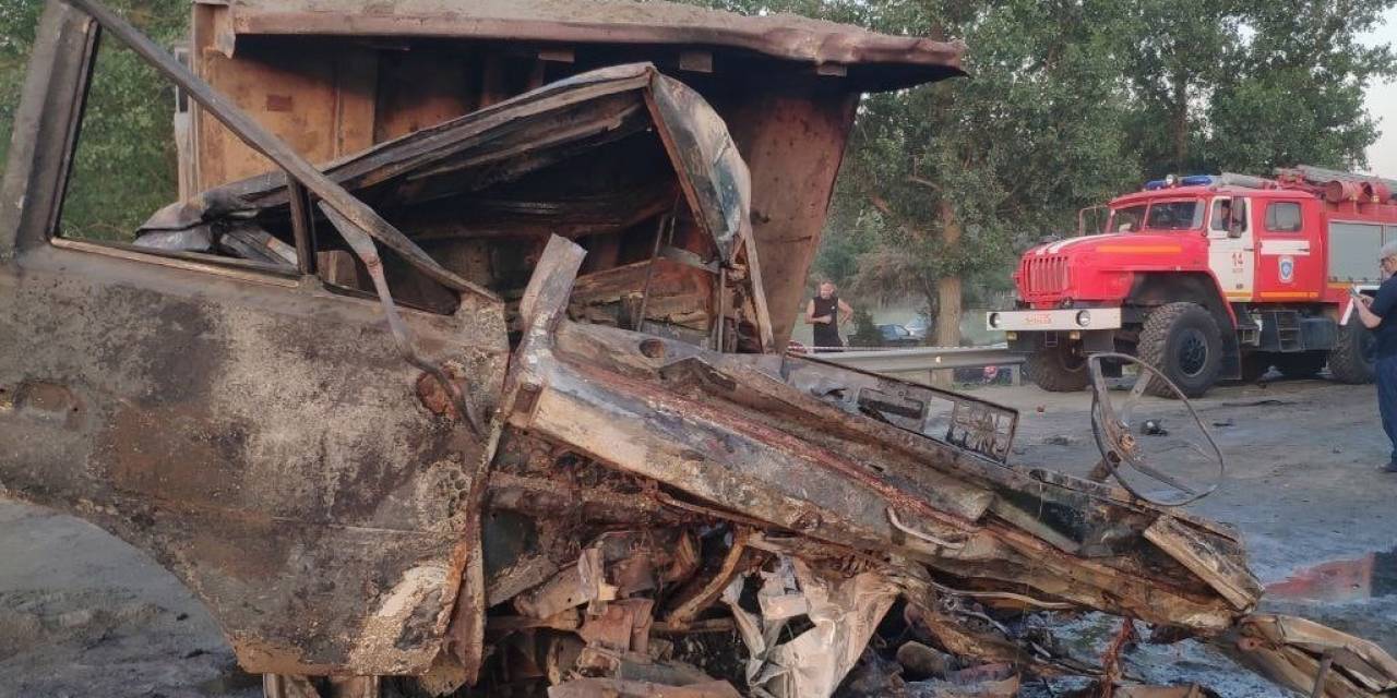 Rusya’da Yolcu Otobüsü, Otomobil Ve Kamyonla Çarpıştı: 8 Ölü