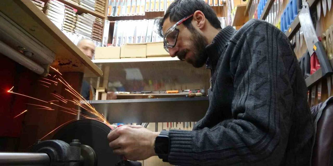 Kurban Bayramı Öncesi Bıçakçılar Yoğun Mesai Harcıyor