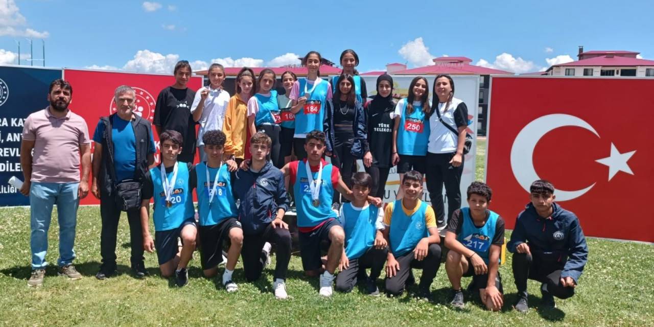 Elazığlı Koşucular Bingöl’de Yarı Finale Çıktı