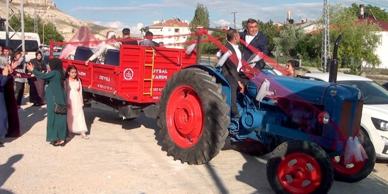 Öyle Bir Gelin Arabası Yaptı Ki Görenler Bir Daha Baktı
