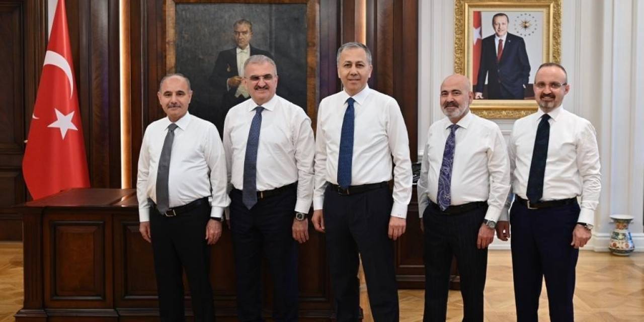 İçişleri Bakanı Yerlikaya, Yeni Yardımcılarını Tebrik Etti