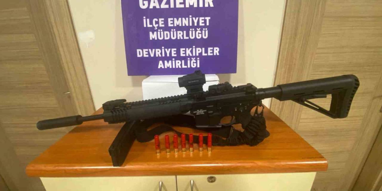 Gözünü Kırpmadan Köpeği Vuracaktı, Polisler Fırsat Vermedi