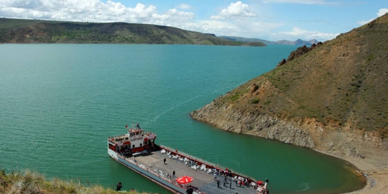 Pertek’te Feribot Saatlerine Düzenleme