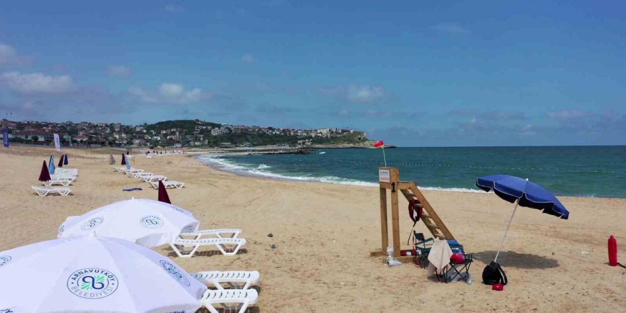 Arnavutköy’de Bulunan Karaburun Sahili Yenilendi