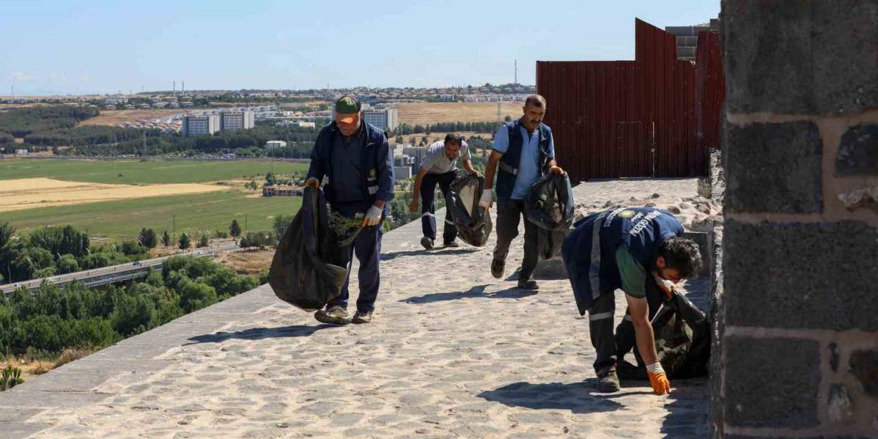 Tarihi Surlarda Bayram Temizliği