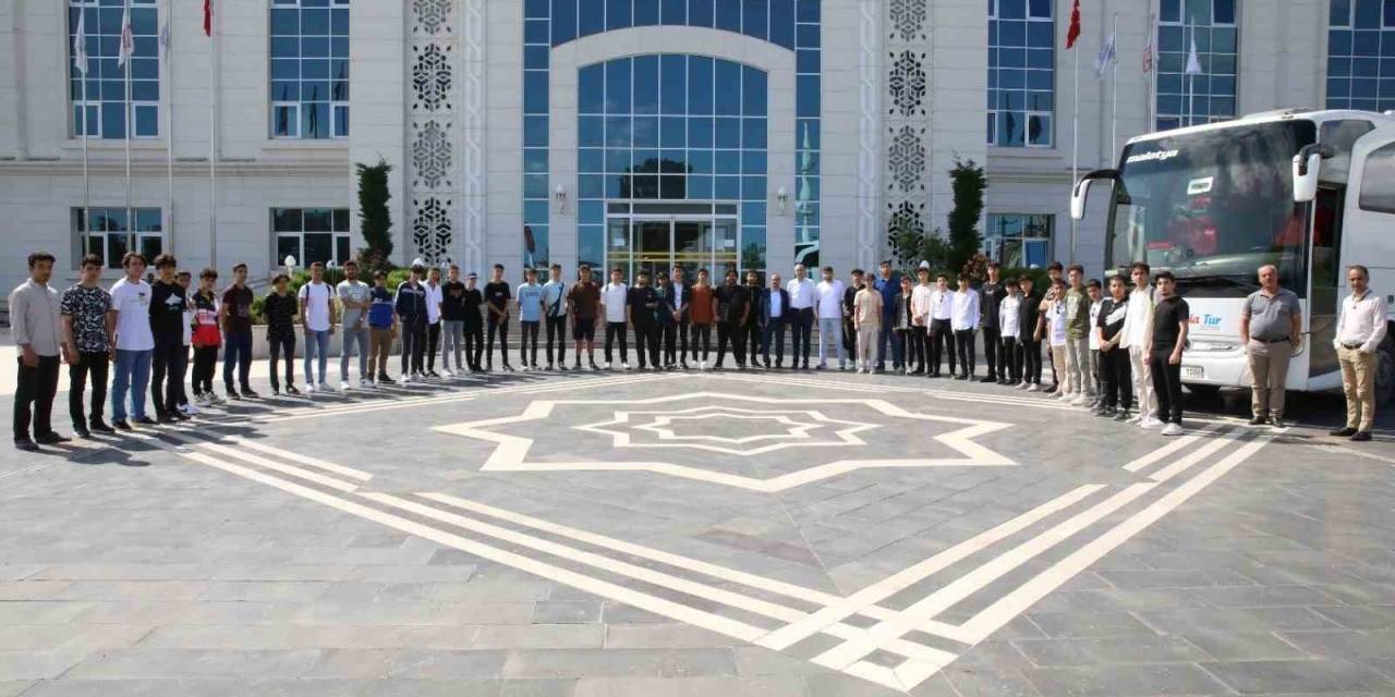 İpek Yolu Gençlik Merkezi’ne Teknolojik Gezi