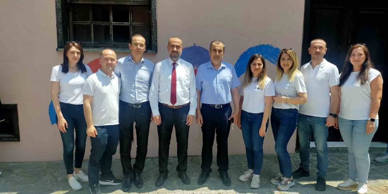 Duvarlar, ’bağımlılıkla Mücadele’ İçin Boyandı