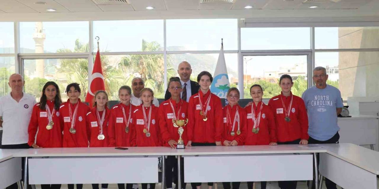 Söke Belediye Başkanı Arıkan, Türkiye Şampiyonlarının Sevicini Paylaştı