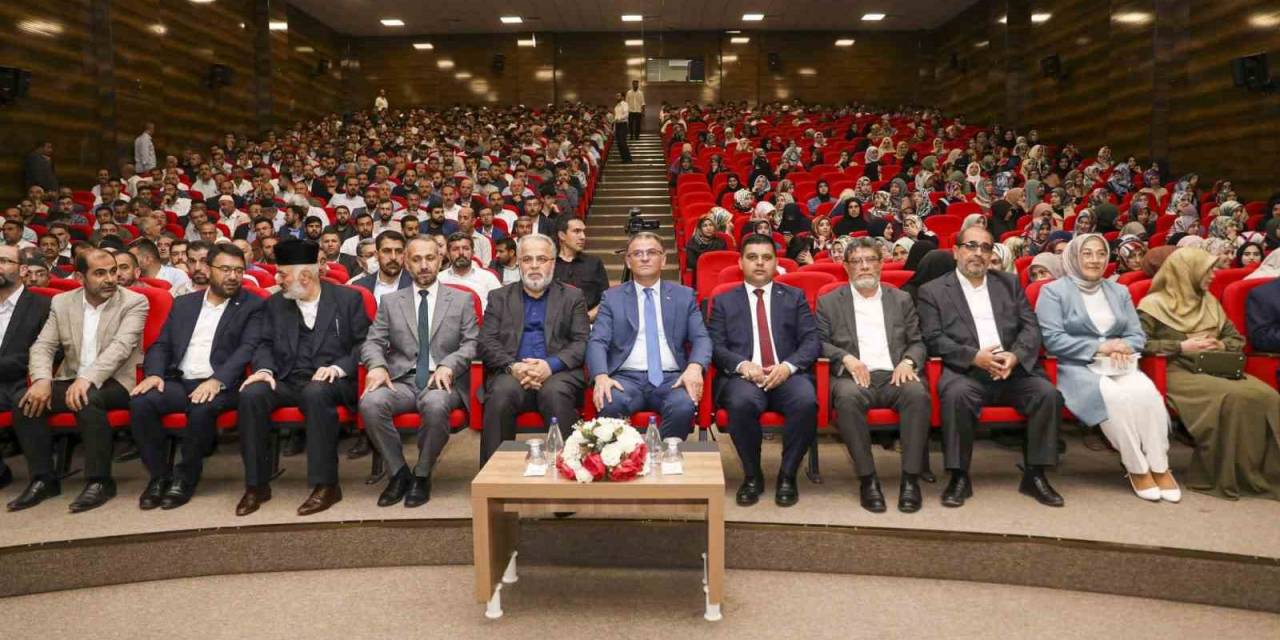 Van’da ‘merhamet Ocağı Ailemiz’ Konferansı Düzenlendi