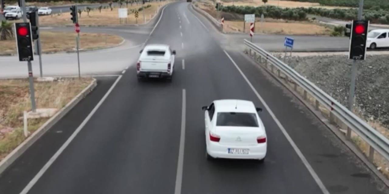 Havadan Trafik Denetiminde Şaşırtan Görüntü: Sadece 3 Araç Kırmızı Işıkta Durdu